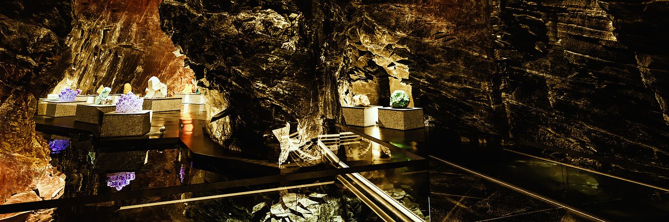 Making of an underground geology museum
